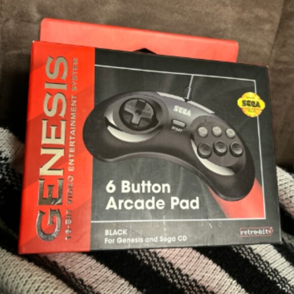FACTORY SEALED Official Sega Genesis 6 Button Arcade Pad Retro-Bit - Picture 1 of 3